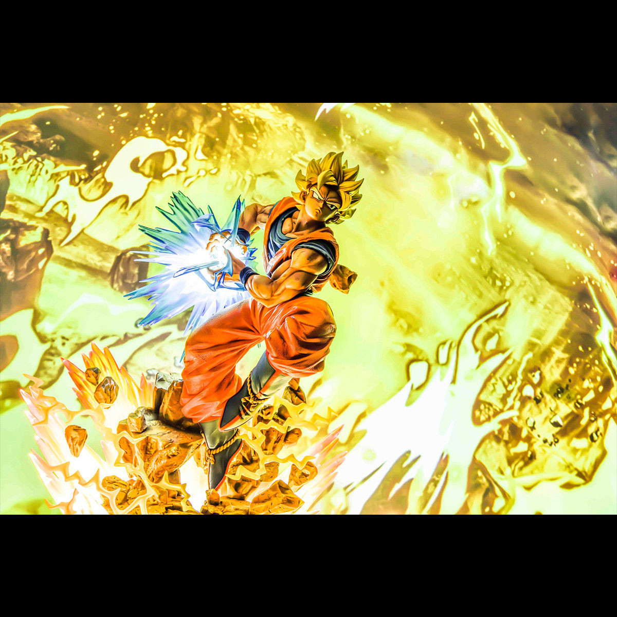 Dragon Ball Z - Son Goku SSJ - Mega Premium Masterline  (MPMDBZ-01) - 1/4 (MegaHouse, Prime 1 Studio) photo 3